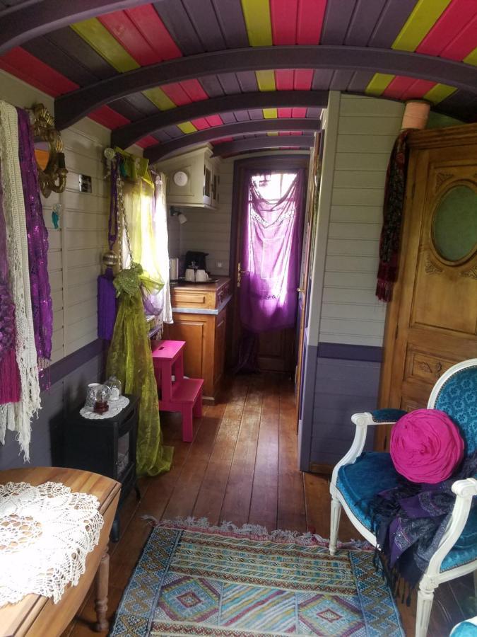 La Roulotte De Glorit Holiday home Bourg-sur-Gironde