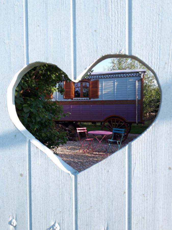 La Roulotte De Glorit Holiday home Bourg-sur-Gironde